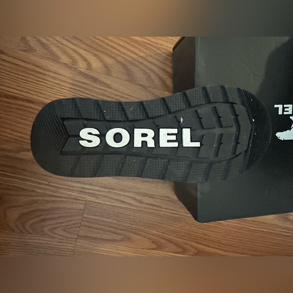 Sorel Kids Black and White Boots - Picture 6 of 10